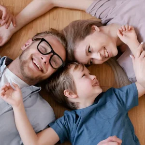 więź między rodzicem a dzieckiem